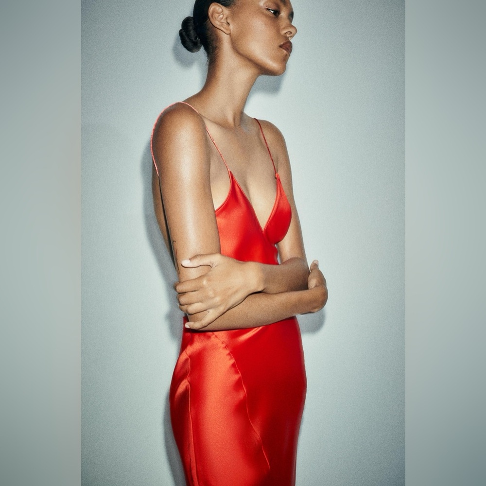 ๐(NWOT) ZARA Bloggers Fav Open Back Satin Maxi Dress in Red. Size SMALL - Picture 16 of 16